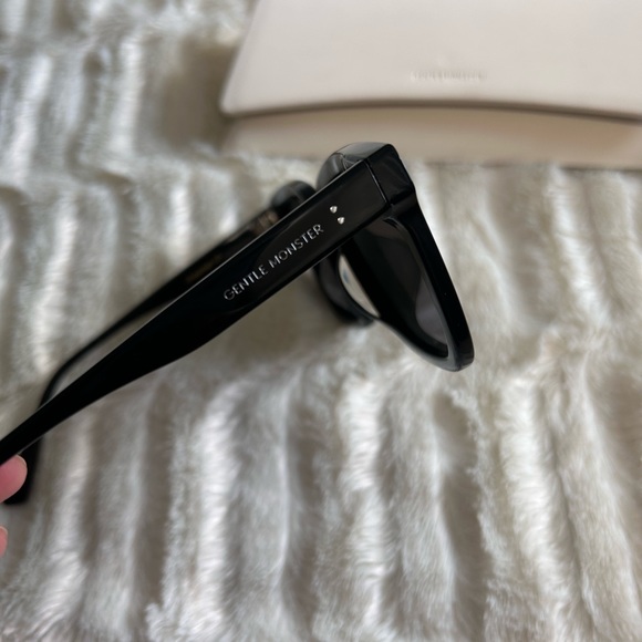 SOLD! 🙏 GENTLE MONSTER DREAMER 17 AUTHENTIC - Picture 4 of 6